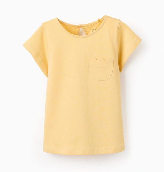 CAMISETA AMARILLA CON BOLSILLO