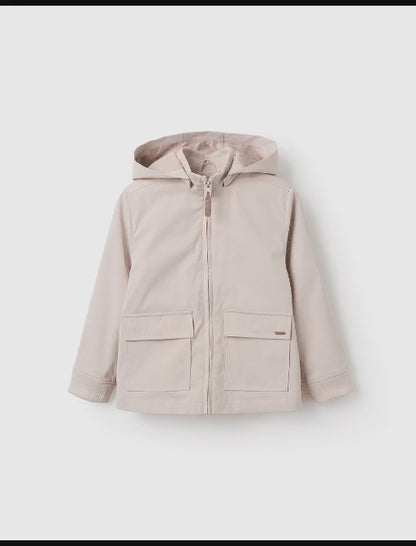 CHAQUETA BEIGE, CAPUCHA DESMONTABLE